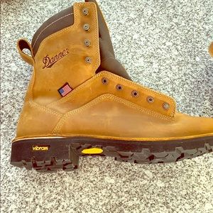 Brand new, Danner Quarry 8” GORETEX work boots